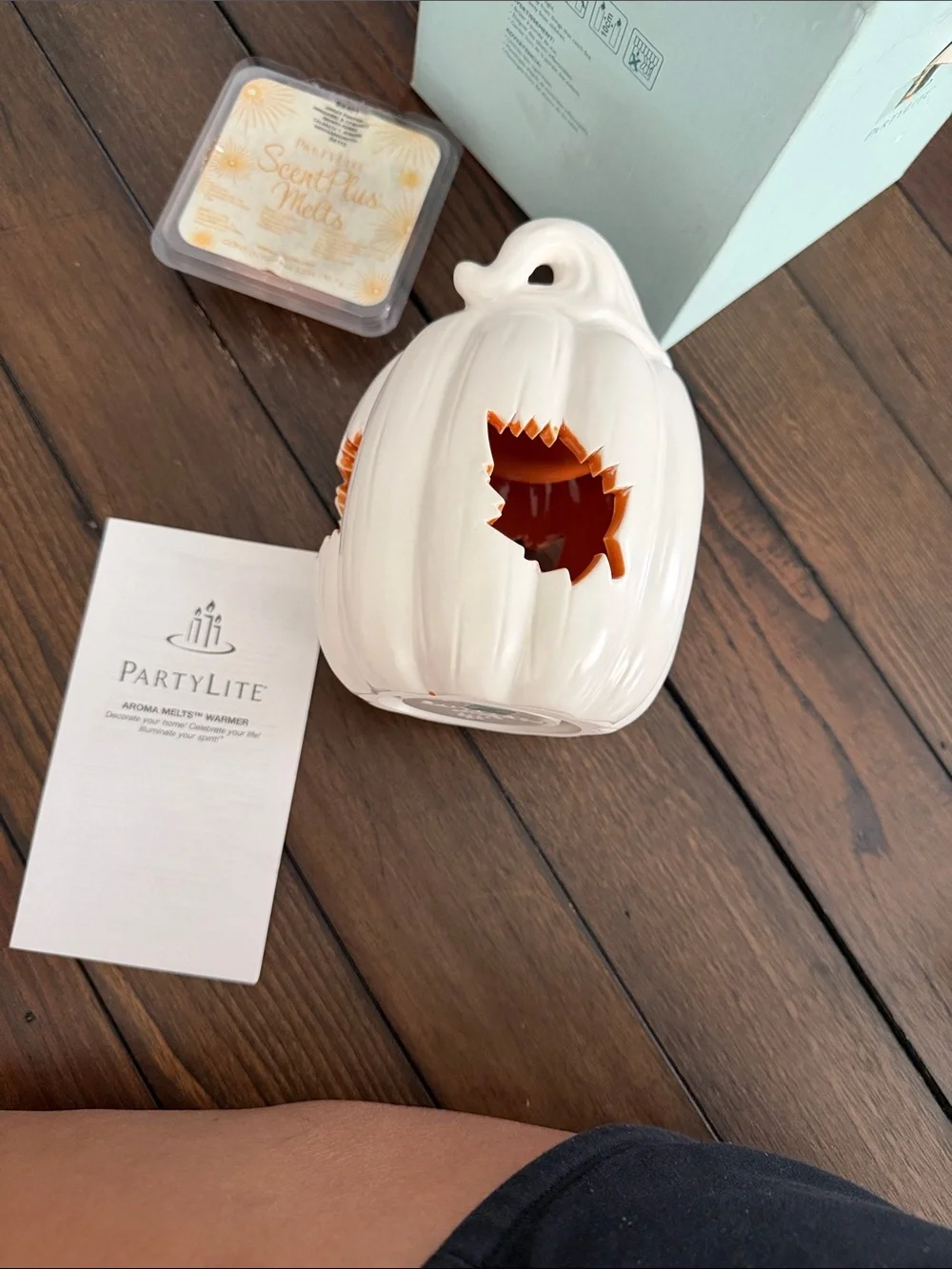 PartyLite Autumn Pumpkin Aroma Melts Warmer with ginger pumpkin melts - Picture 7 of 15